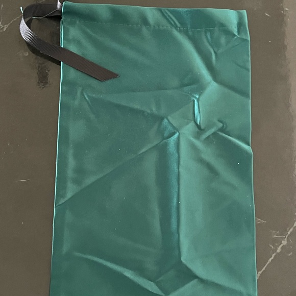 Authentic Gucci sunglass dust bag 5x8 - Picture 2 of 5